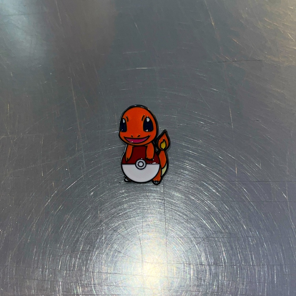 Pokémon Charmander Pokeball Pin